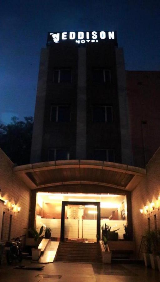 Eddison Hotel Gurgaon Esterno foto
